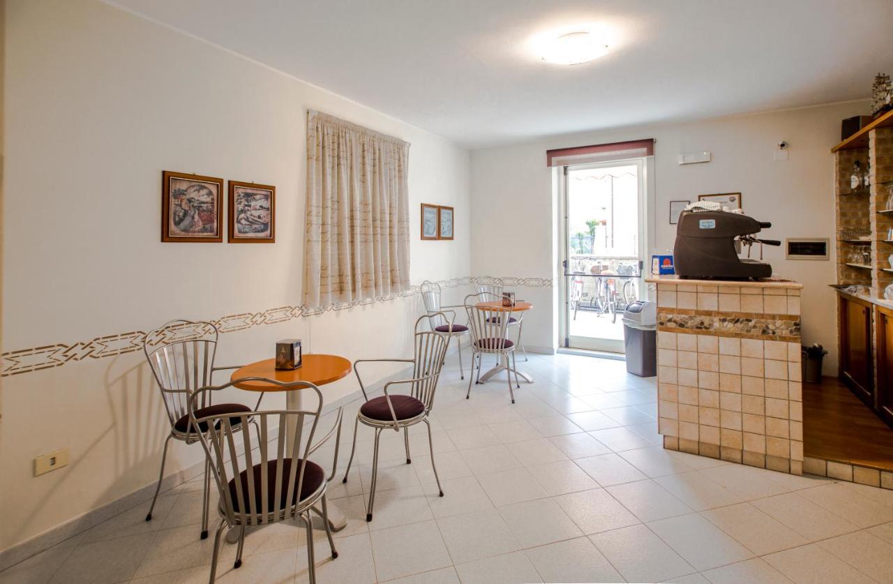 Albergo Il Veliero Pineto Exterior photo
