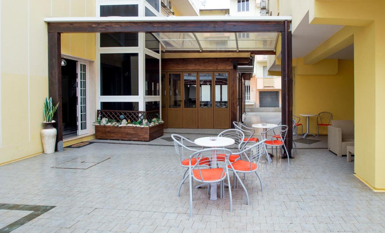 Albergo Il Veliero Pineto Exterior photo
