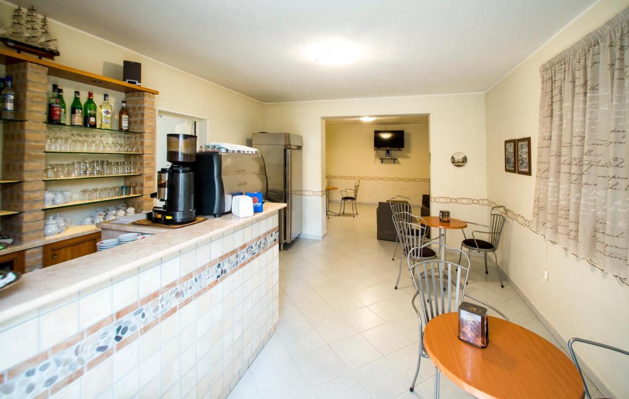 Albergo Il Veliero Pineto Exterior photo