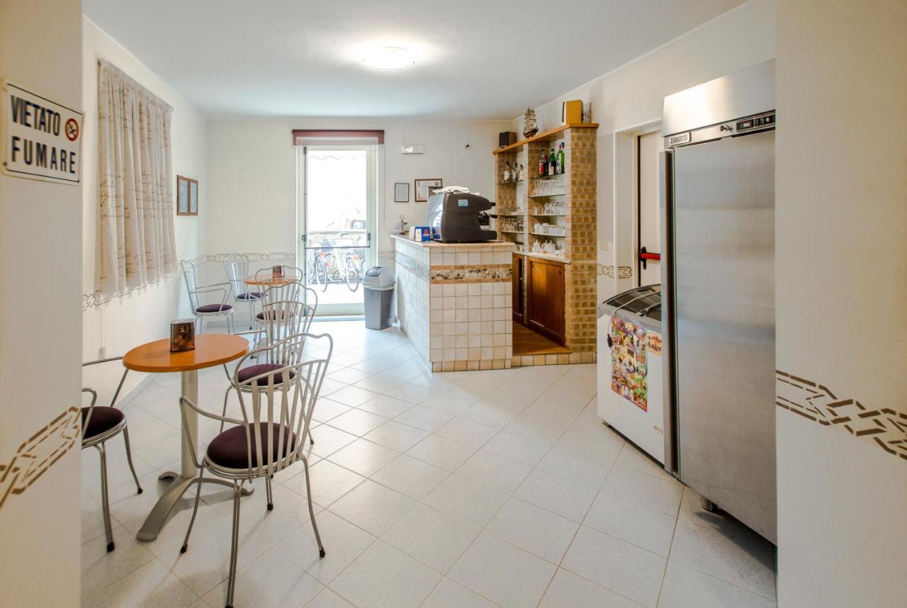 Albergo Il Veliero Pineto Exterior photo